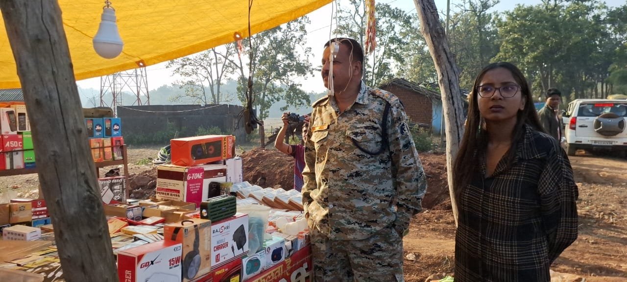 छत्तीसगढ़-मध्यप्रदेश सीमा पर स्थित सेंदुरखार एसपी ने किया दौरा