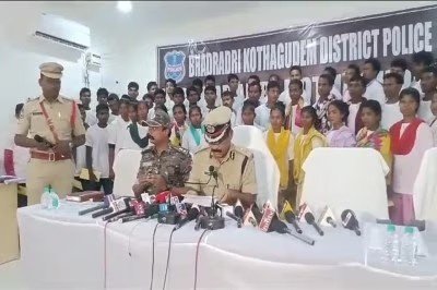 बड़ी खबर-  16 महिलाओं सहित 64 नक्सलियों ने किया आत्मसमर्पण