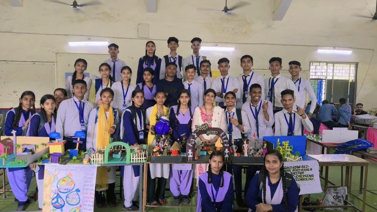 आर्ट्स के विद्यार्थी ने बनाया साइंस मॉडल, ब्लाक स्तरीय प्रतियोगिता में बोरियाकला स्कूल का वर्चस्व