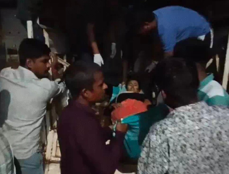 चिल्फी अकलघरिया के पास बोलेरो-ट्रक की भीषण टक्कर: पांच की मौत, पांच घायल — सभी कोलकाता के निवासी