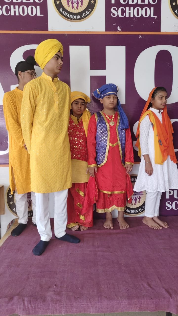 अशोका विद्यालय में प्रकाश पर्व (गुरु नानक जयंती) बड़ी धूमधाम से मनाई गई 