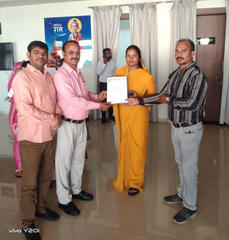 कार्यालय में संलग्न पर्यवेक्षक मूल पदस्थ स्थान में भेजे जाएंगे , मंत्री राजवाड़े का संघ को आश्वासन