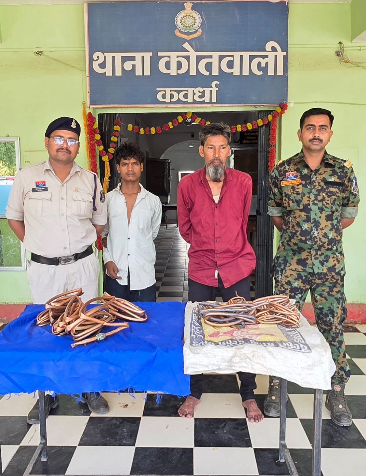  एसी कॉपर पाइप चोरी का खुलासा, मुख्य आरोपी और कबाड़ी दुकानदार बाबू खान  गिरफ्तार